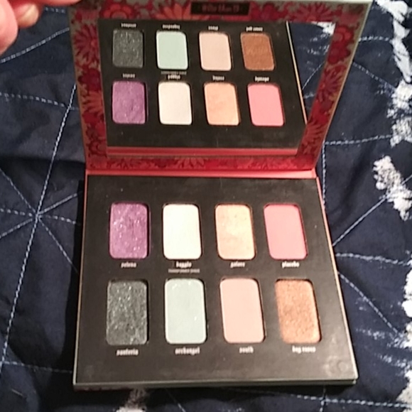 KAT VON D ESPERANZA EYESHADOW PALETTE - Picture 3 of 3